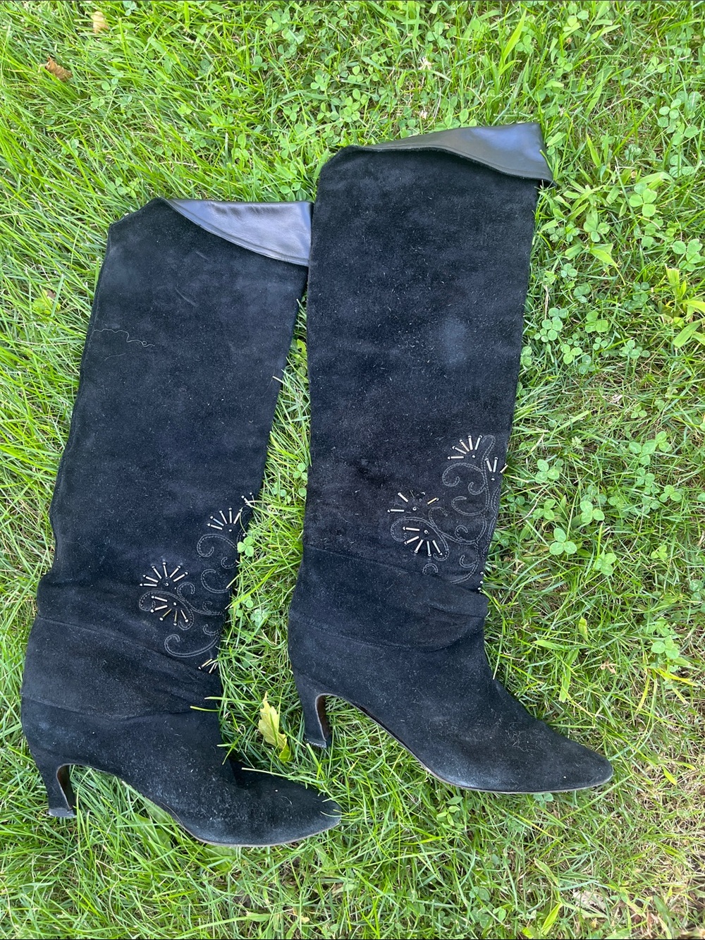 Cheistiane Perez 8 Y2KBlack Suede Knee-High Women's Boots with Embroidered Detai
